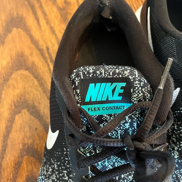 Nike women’s size 9 running shoes lovingly worn - Picture 4 of 10